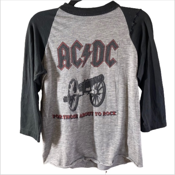 Tops - Vintage 82 AC/DC We Salute You Detroit Cabo Arena Concert Raglan Tee